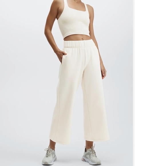 Fabletics Pants - NWT Fabletics Jamie Wide Leg Crop Pant